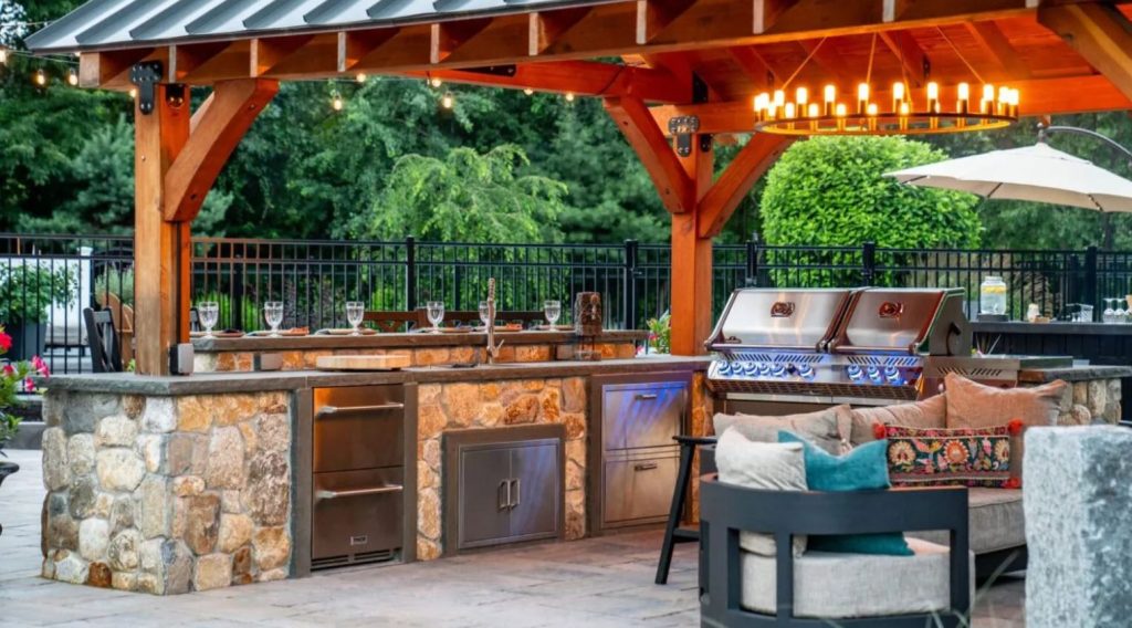 Outdoor Kitchen